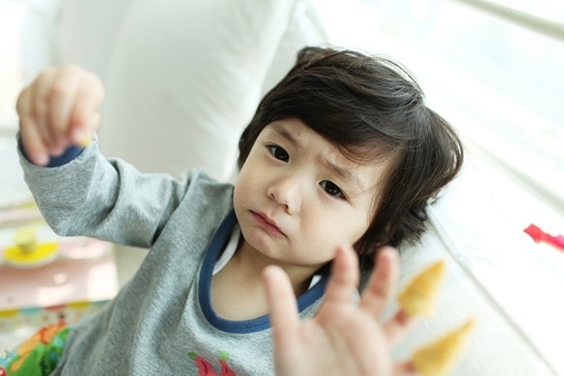 小孩儿肚皮有白点是白癜风吗