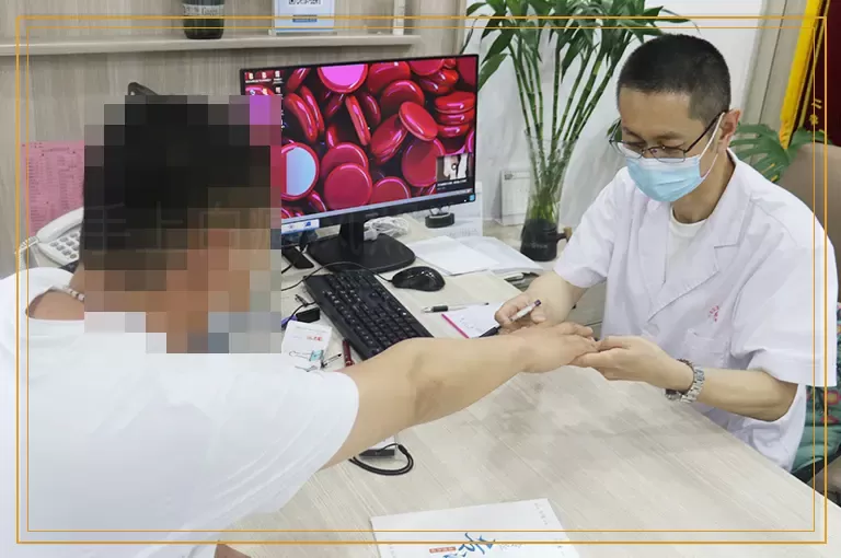 手上白癜风照光都照不红是为什么