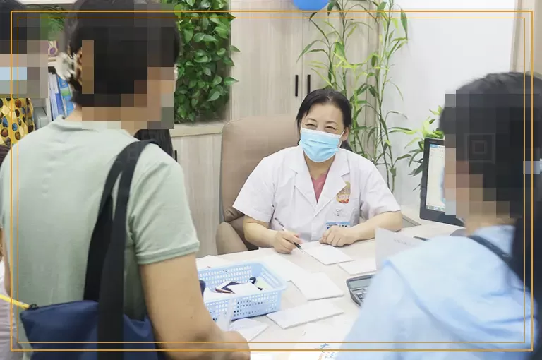 儿童眼皮上白一块是怎么回事