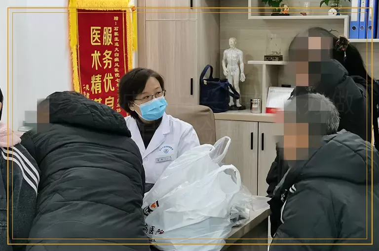 8岁男孩皮肤白一块怎么办做什么检查